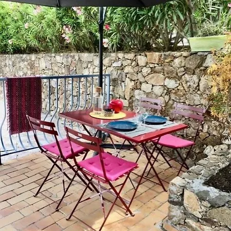 Calme Piscine -terrasse - Parking Gratuit *