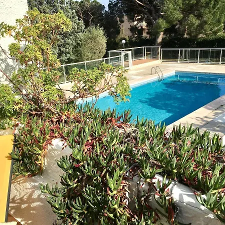 Daire Calme Piscine -terrasse - Parking Gratuit Sainte-Maxime